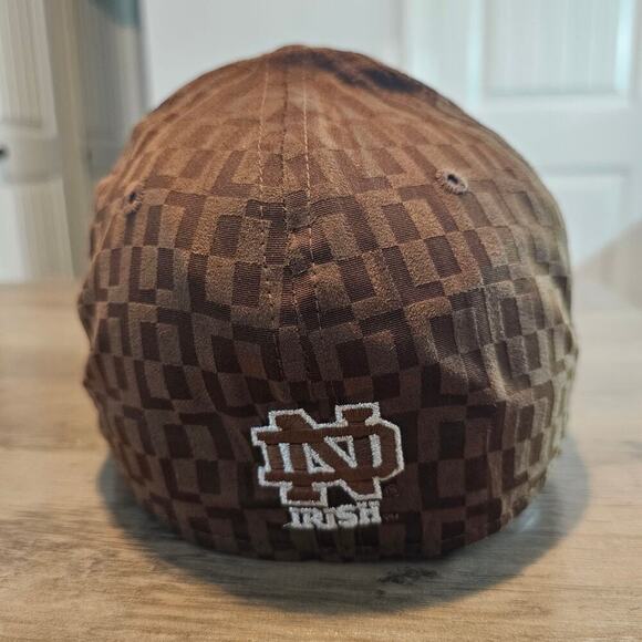 Vintage Notre Dame Fitted Hat Cap 7 1/4 Brown 90s Fighting Irish Retro Neutral - Picture 4 of 8